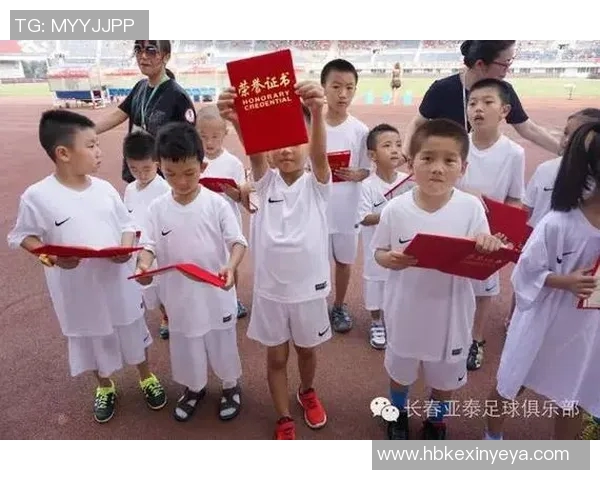 通过动画线索猜足球球星姓名，挑战你的足球知识与观察力极限