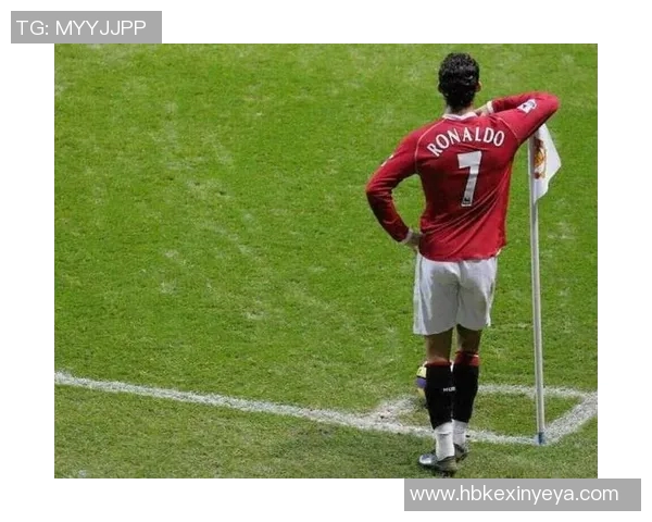 车内足球球星创意摆件装饰点亮驾驶空间彰显运动激情